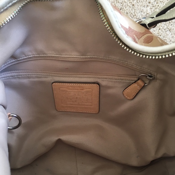 Coach slouchy purse No. A06S-0496 - Picture 4 of 4